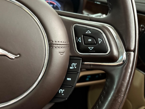 Used Jaguar XJ 2014 for sale - 76121693: Photo 19