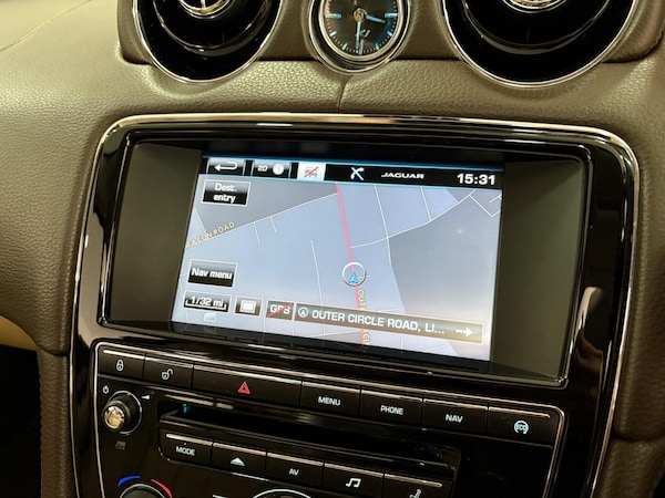 Used Jaguar XJ 2014 for sale - 76121693: Photo 28