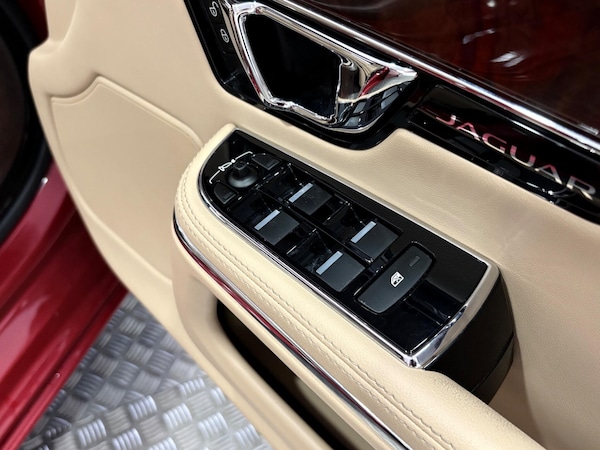 Used Jaguar XJ 2014 for sale - 76121693: Photo 36