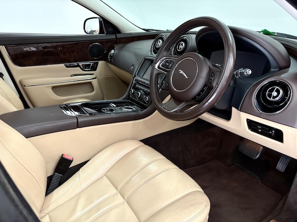 Used Jaguar XJ 2014 for sale - 76121693: Photo 9
