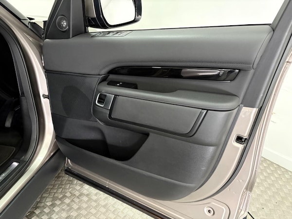 Used Land Rover Discovery 2022 for sale - 74777300: Photo 46