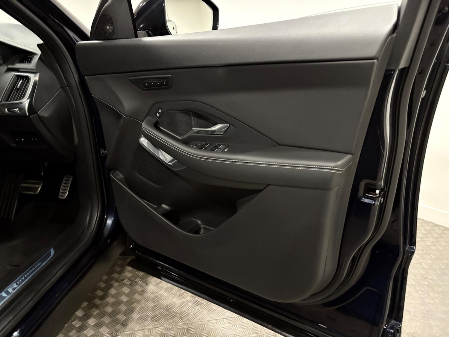 Used Jaguar E-Pace 2024 for sale - 77376937: Photo 41