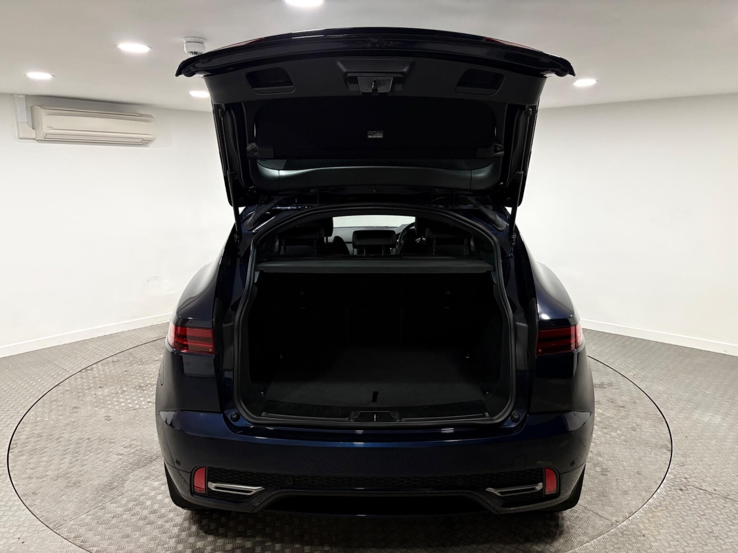 Used Jaguar E-Pace 2024 for sale - 77376937: Photo 46