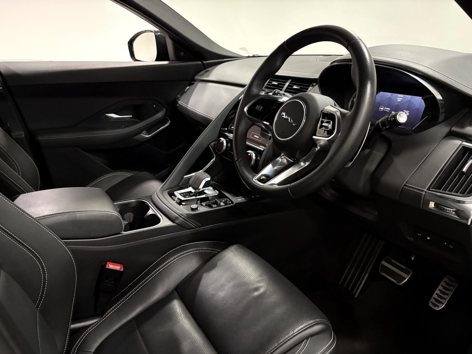 Used Jaguar E-Pace 2024 for sale - 77376937: Photo 9