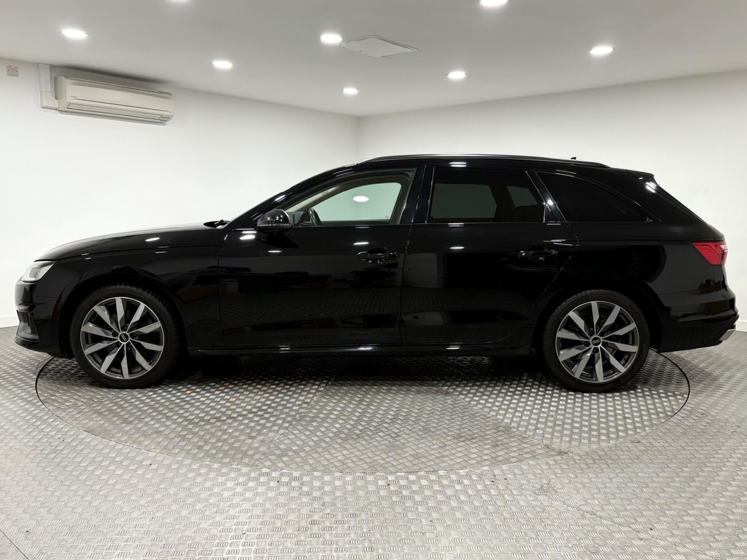 Used Audi A4 Avant 2021 for sale - 77020834: Photo 6
