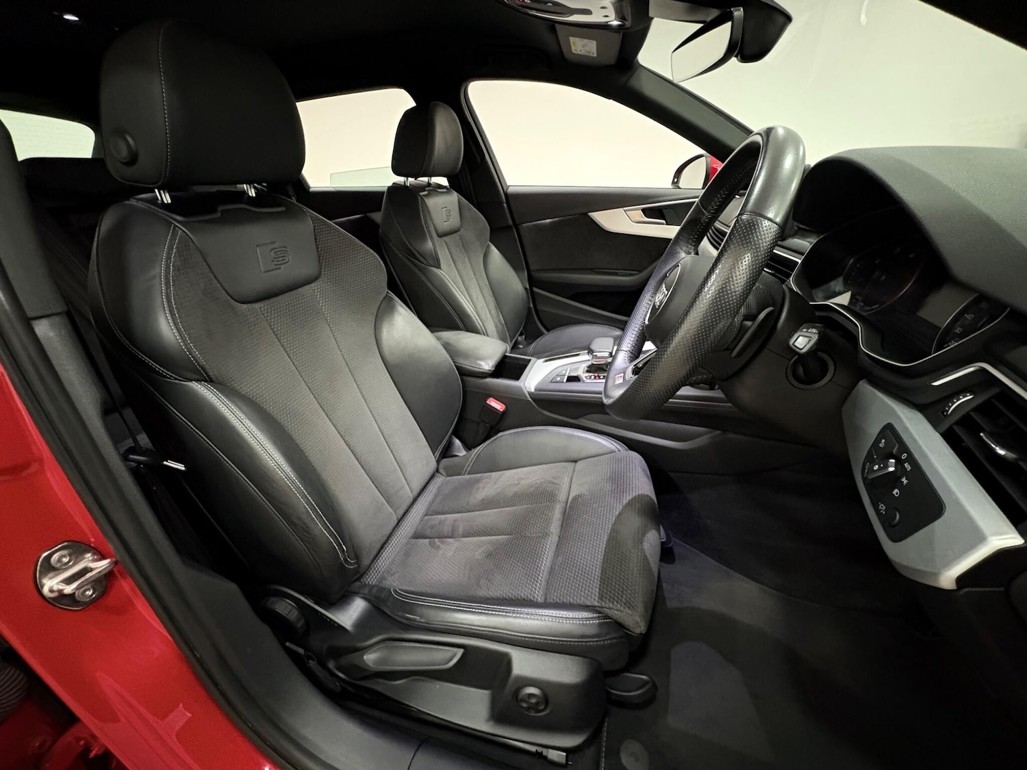 Used Audi A4 Avant 2019 for sale - 76295757: Photo 12