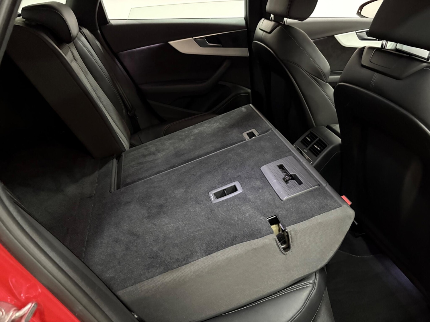 Used Audi A4 Avant 2019 for sale - 76295757: Photo 41