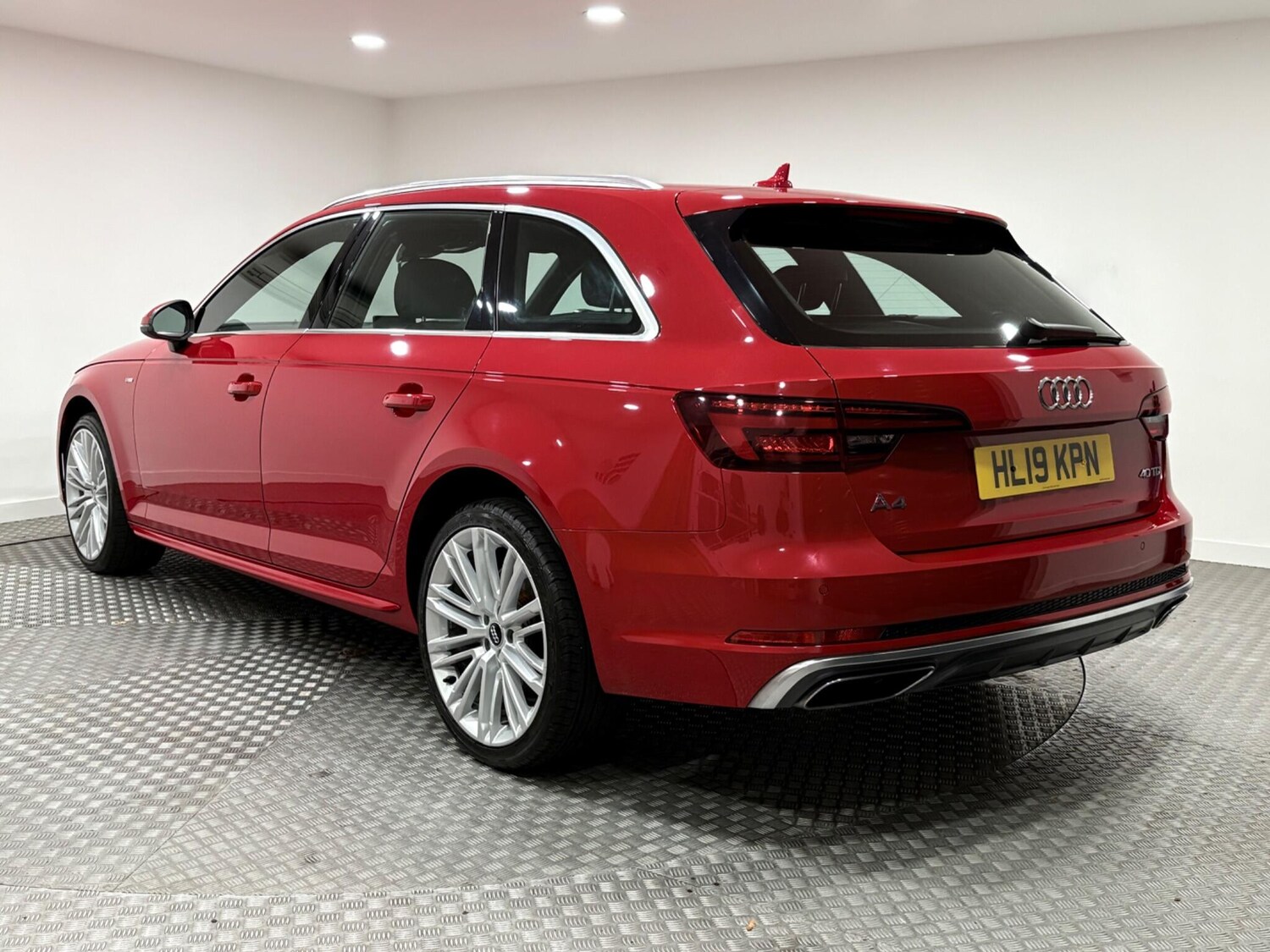 Used Audi A4 Avant 2019 for sale - 76295757: Photo 5