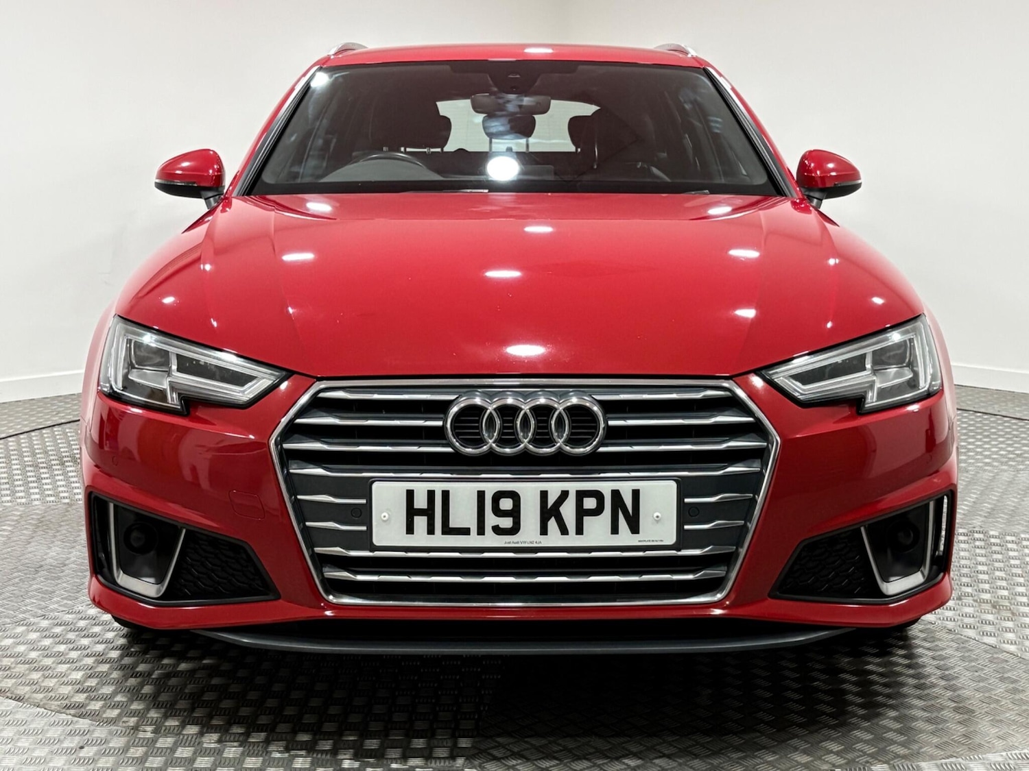 Used Audi A4 Avant 2019 for sale - 76295757: Photo 8