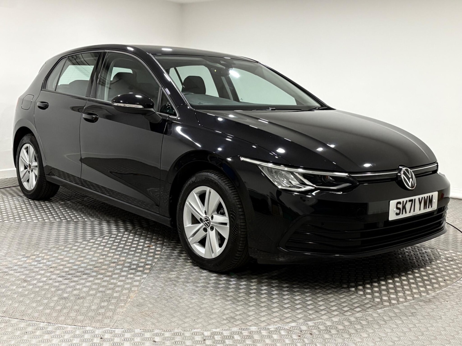 Used Volkswagen Golf 2021 for sale - 76360271: Photo 1