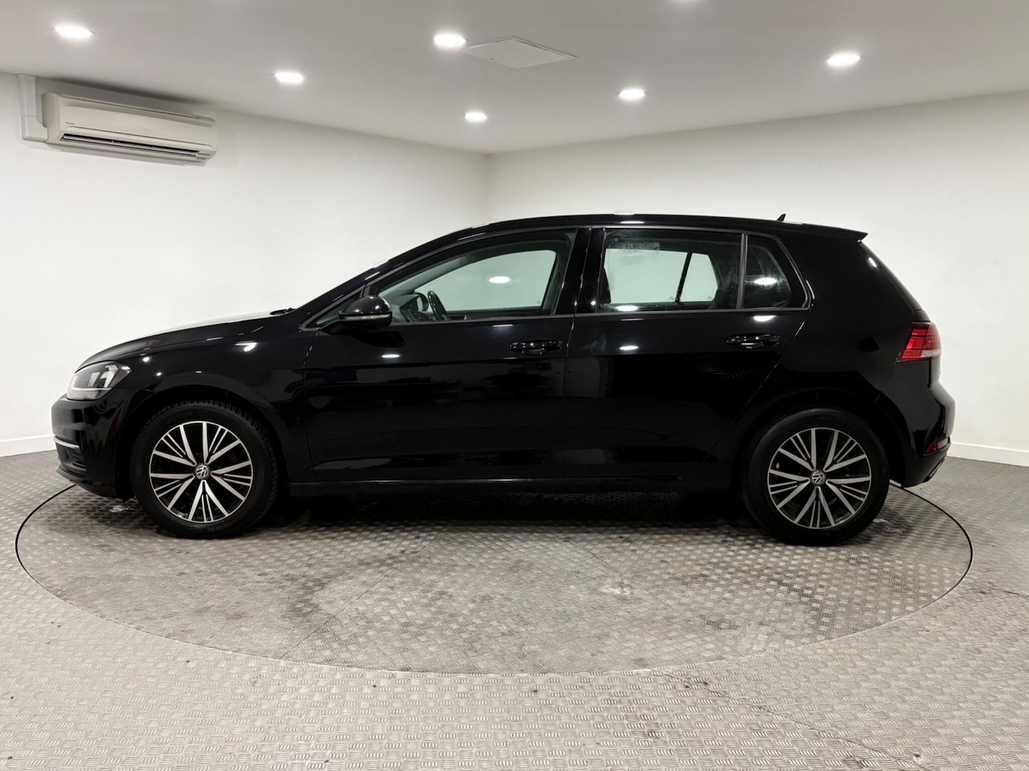 Used Volkswagen Golf 2018 for sale - 77410844: Photo 6