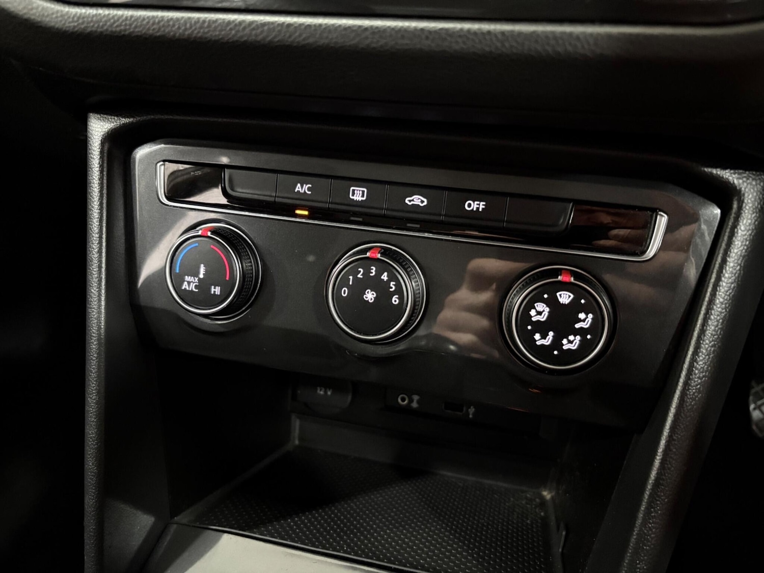 Used Volkswagen Tiguan 2016 for sale - 77021239: Photo 28