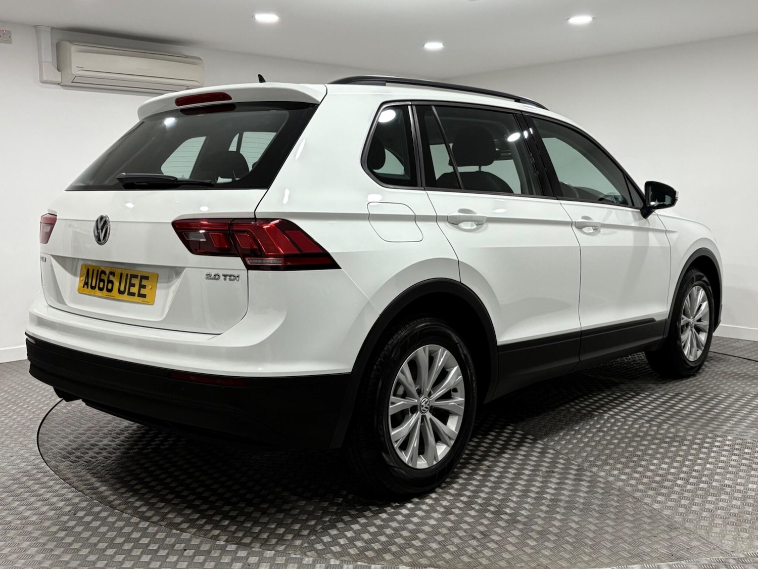 Used Volkswagen Tiguan 2016 for sale - 77021239: Photo 3