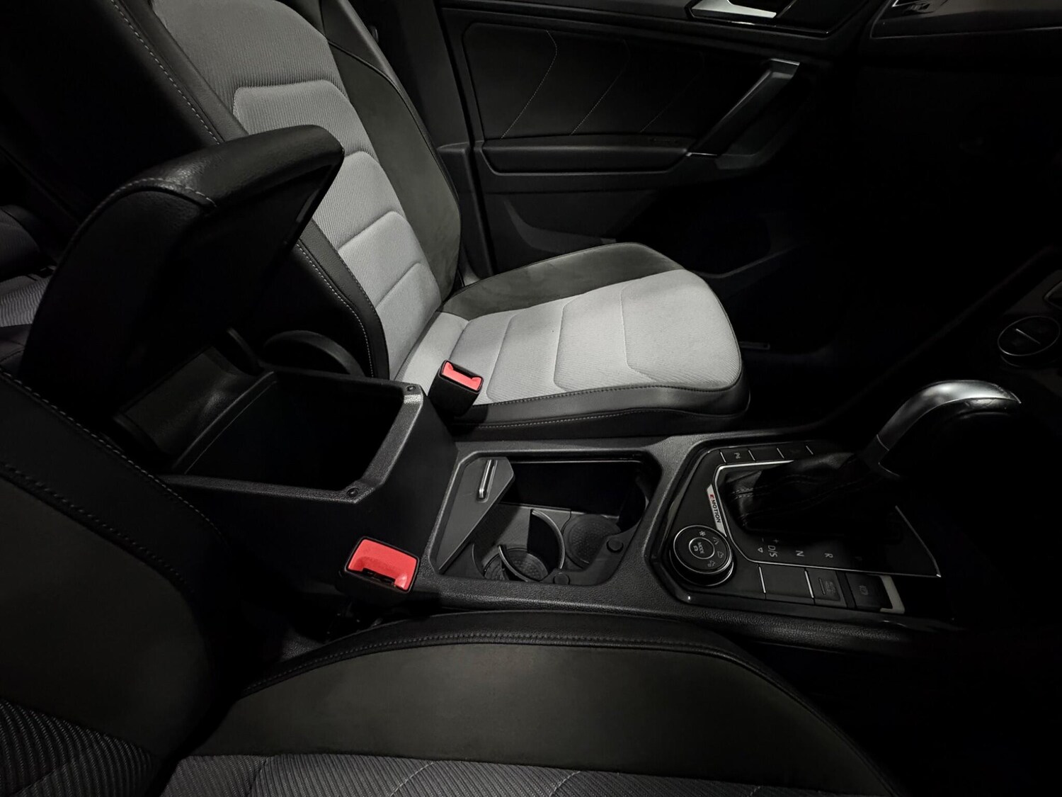 Used Volkswagen Tiguan 2018 for sale - 76397858: Photo 41