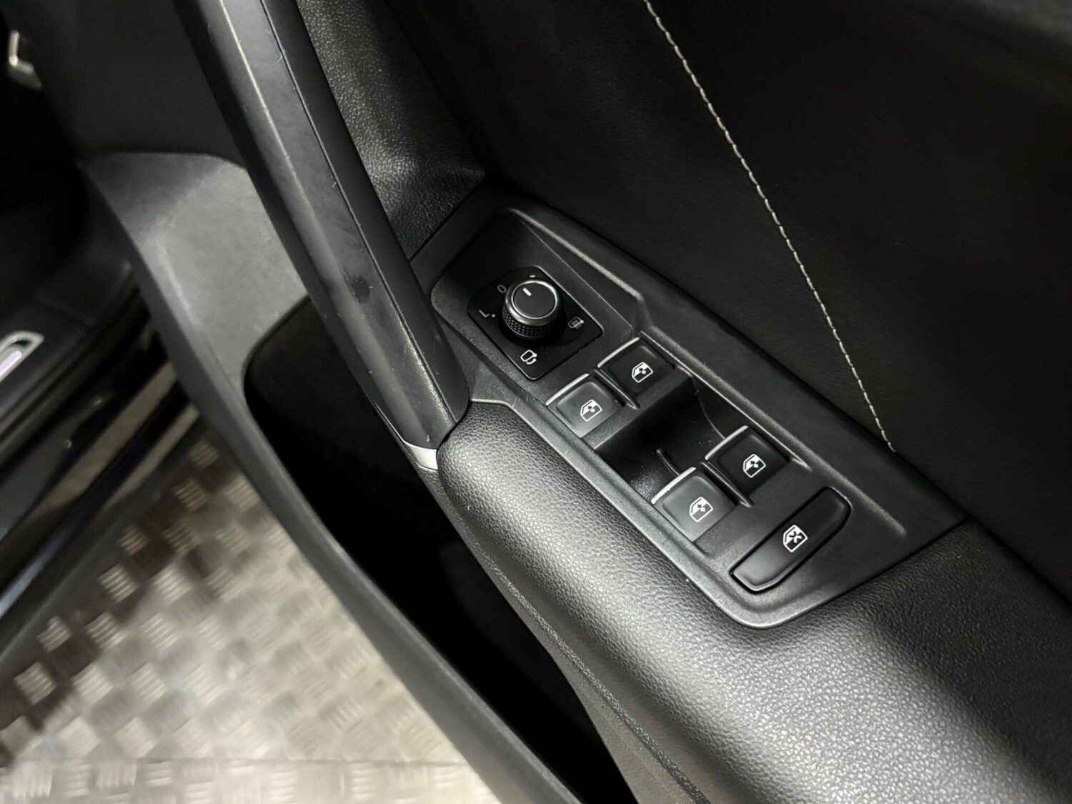 Used Volkswagen Tiguan 2018 for sale - 76397858: Photo 42