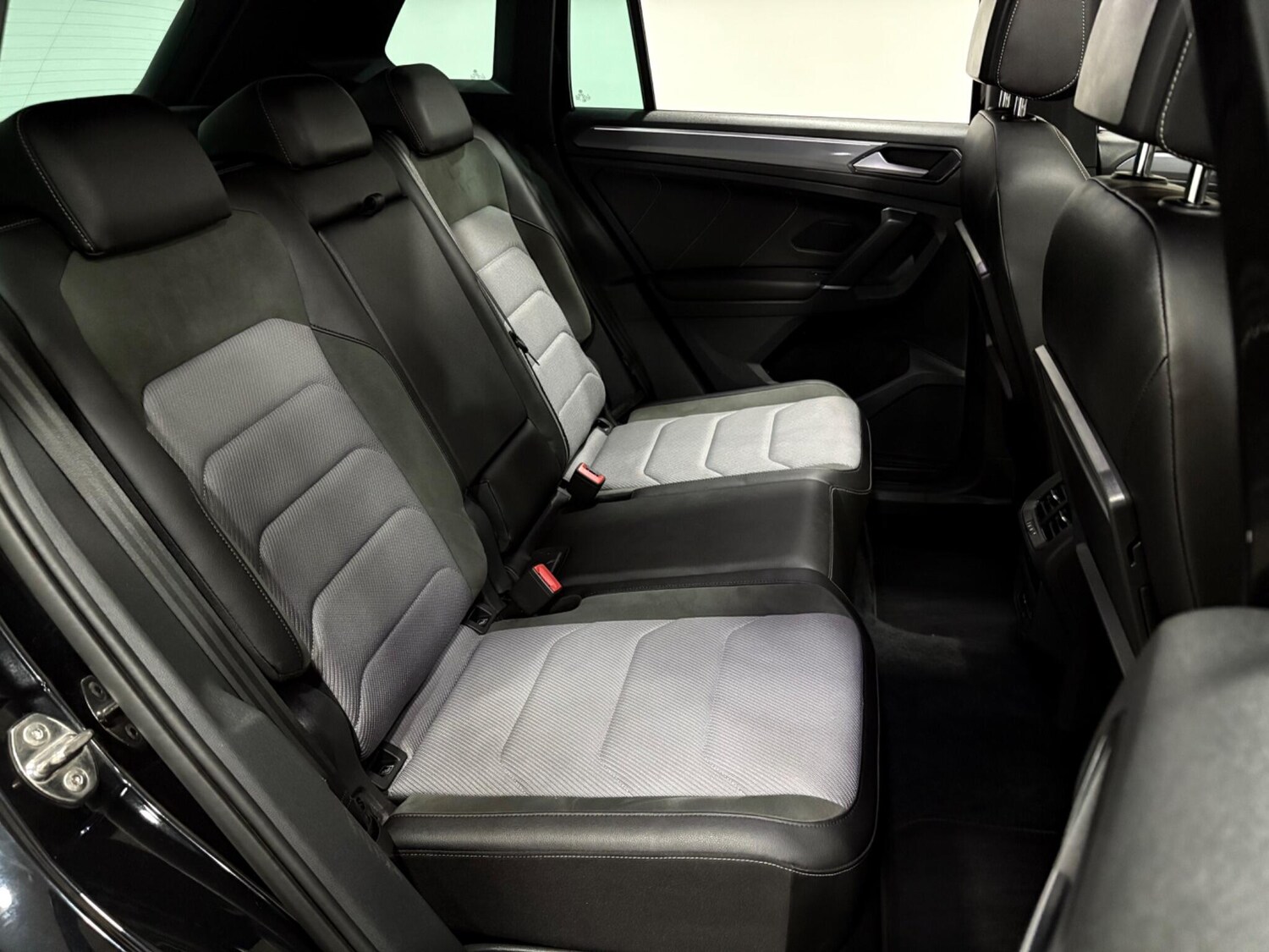 Used Volkswagen Tiguan 2018 for sale - 76397858: Photo 45