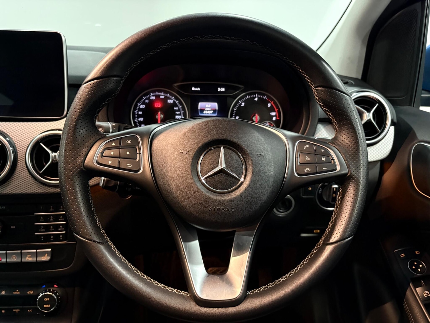 Used Mercedes-Benz B Class 2016 for sale - 77203923: Photo 13