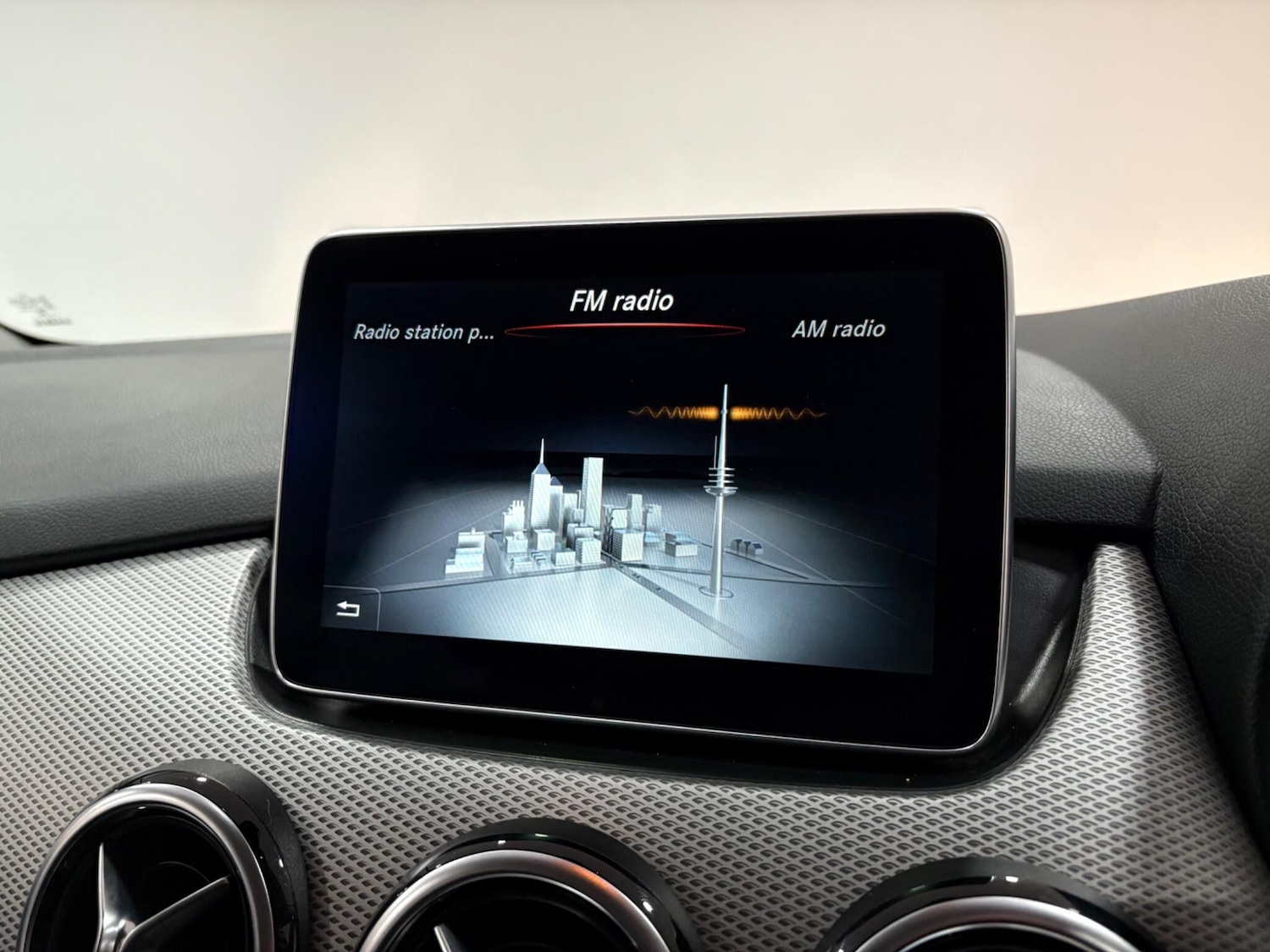 Used Mercedes-Benz B Class 2016 for sale - 77203923: Photo 28