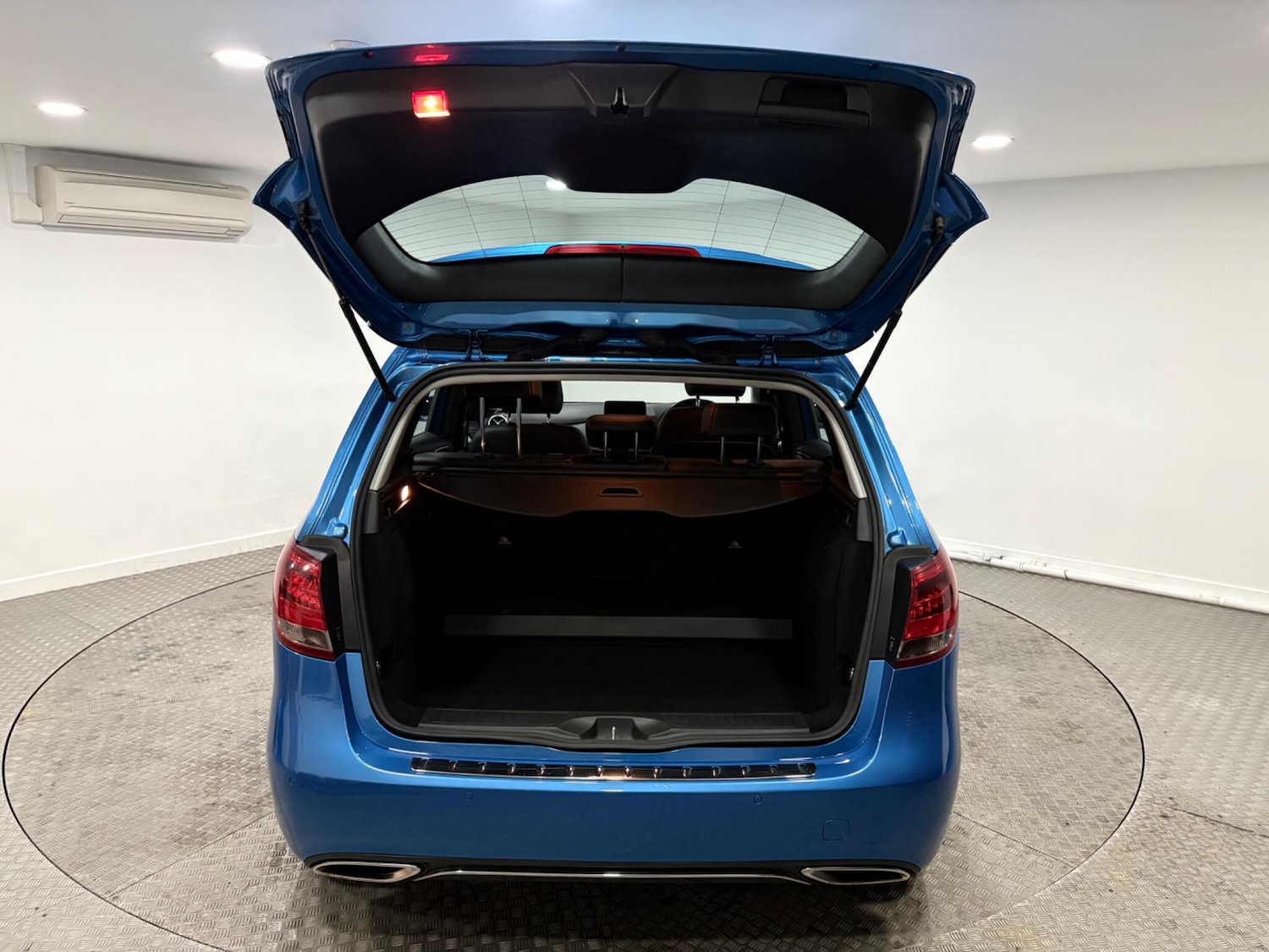 Used Mercedes-Benz B Class 2016 for sale - 77203923: Photo 44