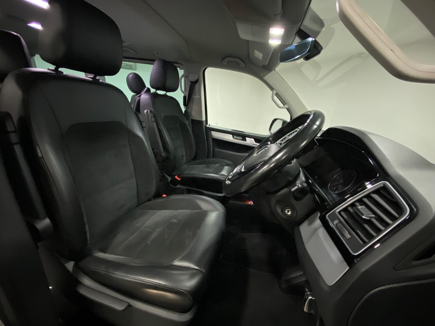 Used Volkswagen Caravelle 2019 for sale - 76398142: Photo 12