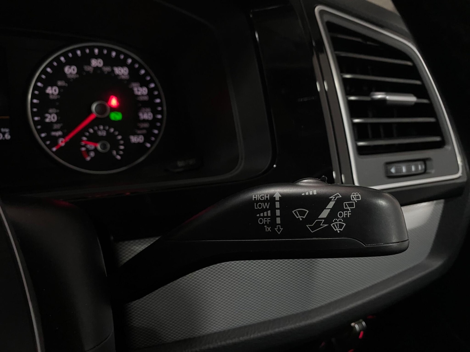 Used Volkswagen Caravelle 2019 for sale - 76398142: Photo 21