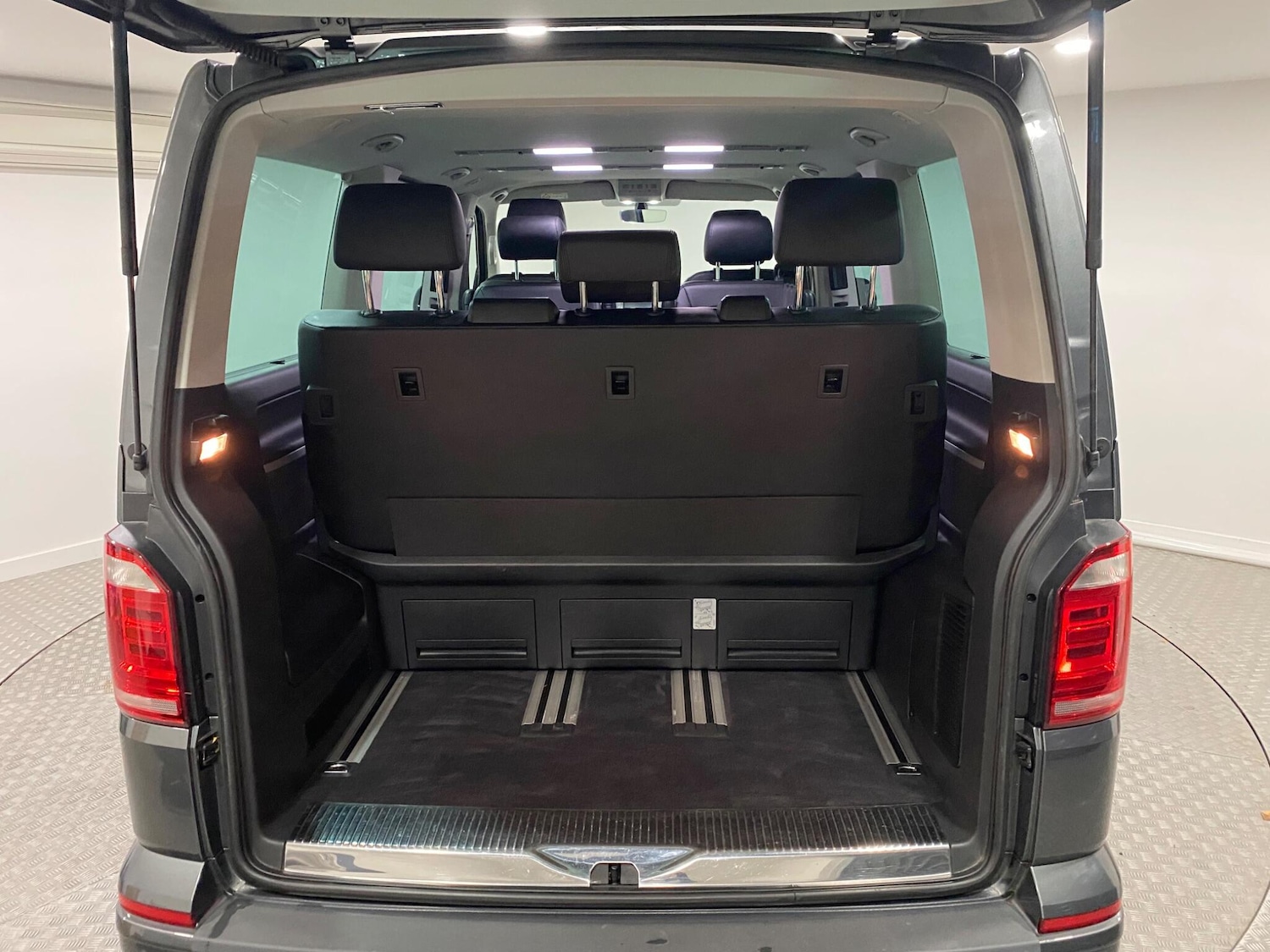 Used Volkswagen Caravelle 2019 for sale - 76398142: Photo 50