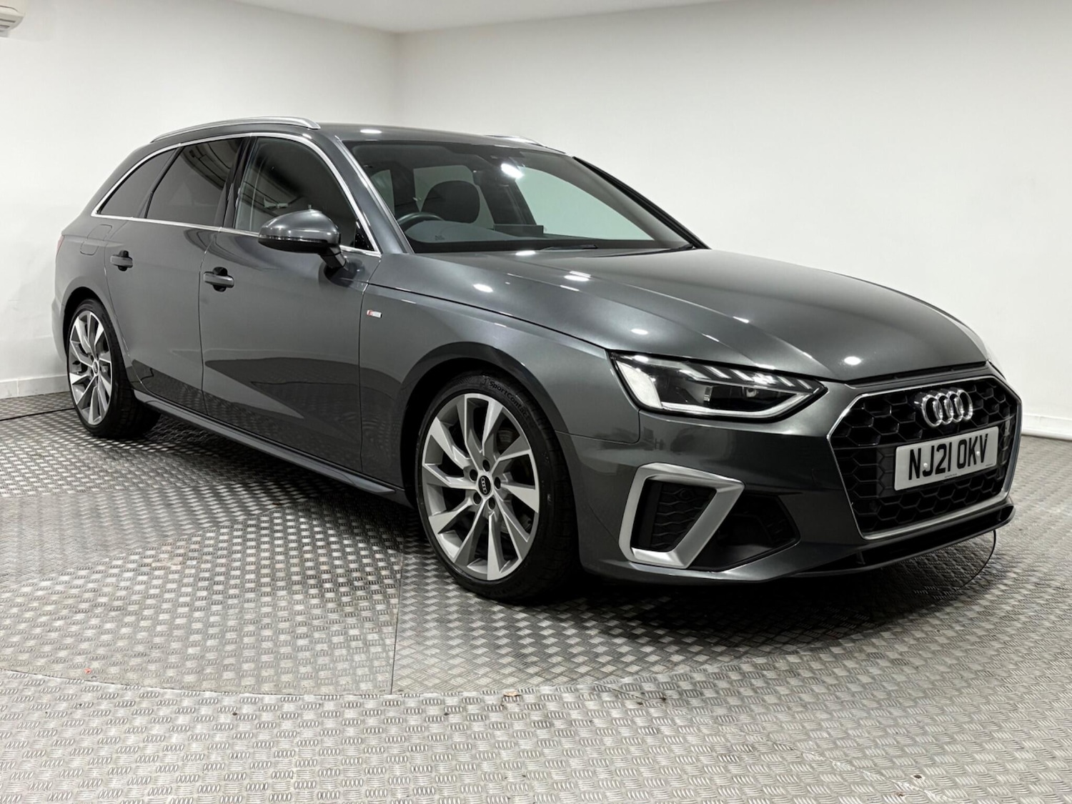 Used Audi A4 Avant 2021 for sale - 76572215: Photo 1