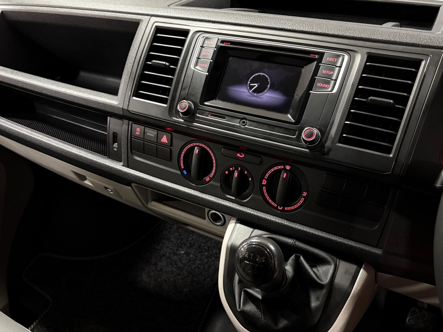 Used Volkswagen Transporter 2018 for sale - 78007348: Photo 12