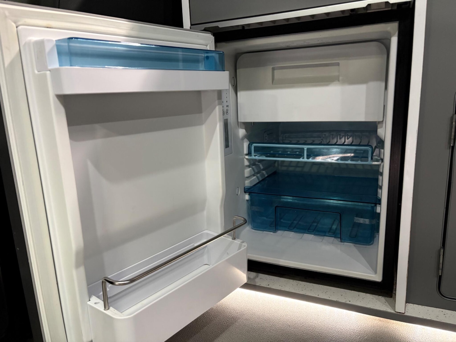 Used Volkswagen Transporter 2018 for sale - 78007348: Photo 18