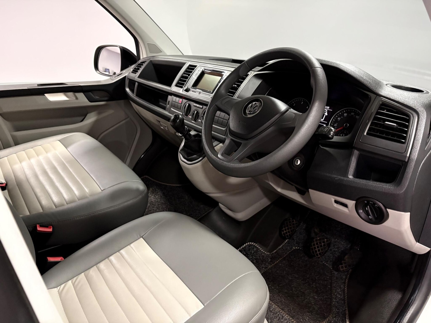 Used Volkswagen Transporter 2018 for sale - 78007348: Photo 26