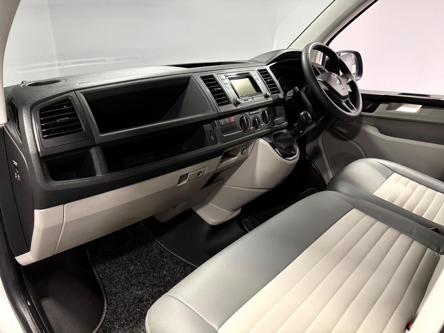 Used Volkswagen Transporter 2018 for sale - 78007348: Photo 27