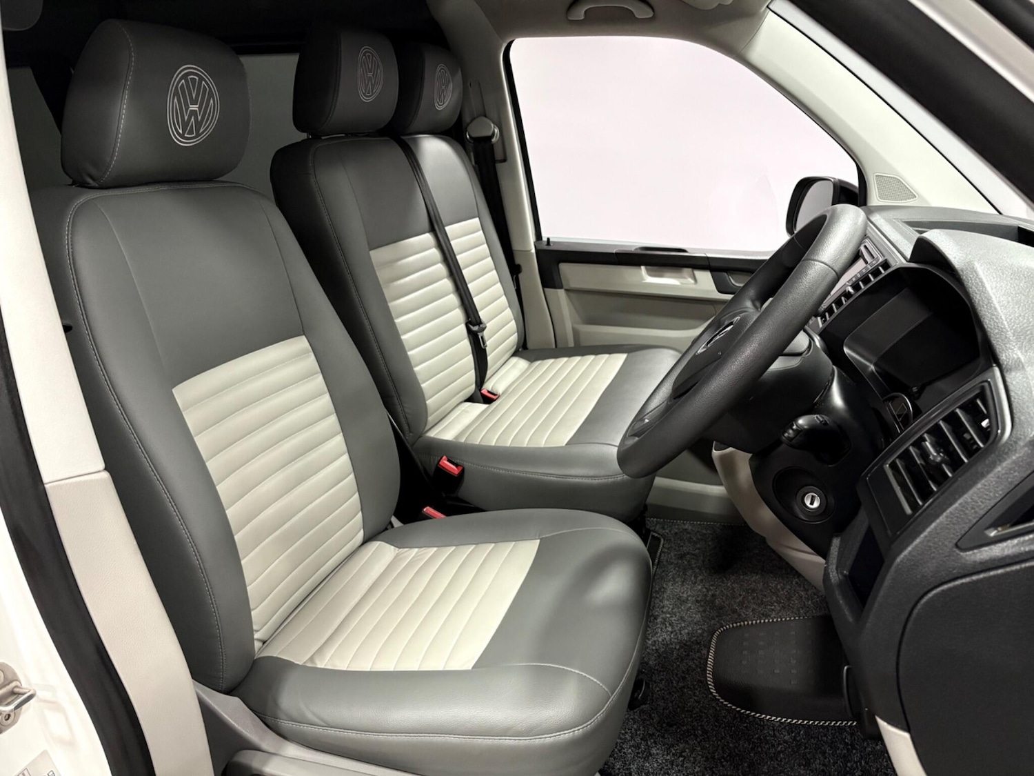 Used Volkswagen Transporter 2018 for sale - 78007348: Photo 28