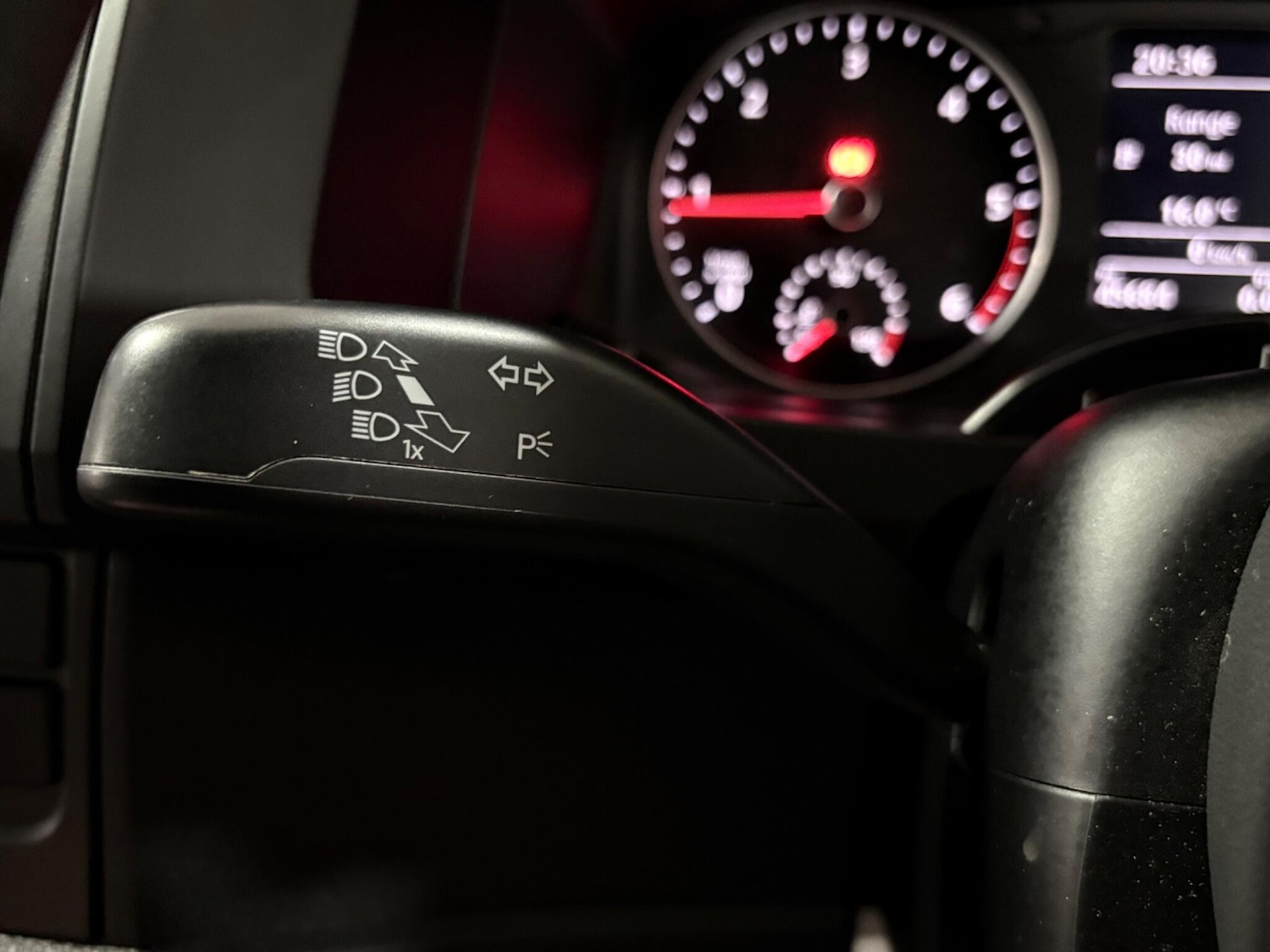 Used Volkswagen Transporter 2018 for sale - 78007348: Photo 31