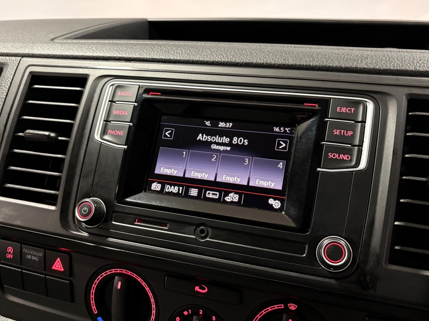 Used Volkswagen Transporter 2018 for sale - 78007348: Photo 35