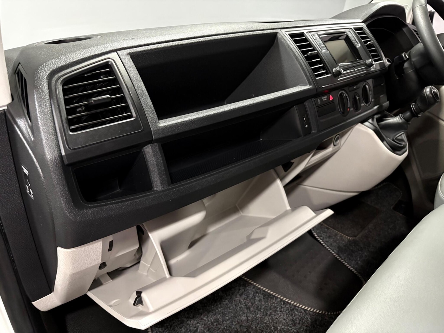 Used Volkswagen Transporter 2018 for sale - 78007348: Photo 39