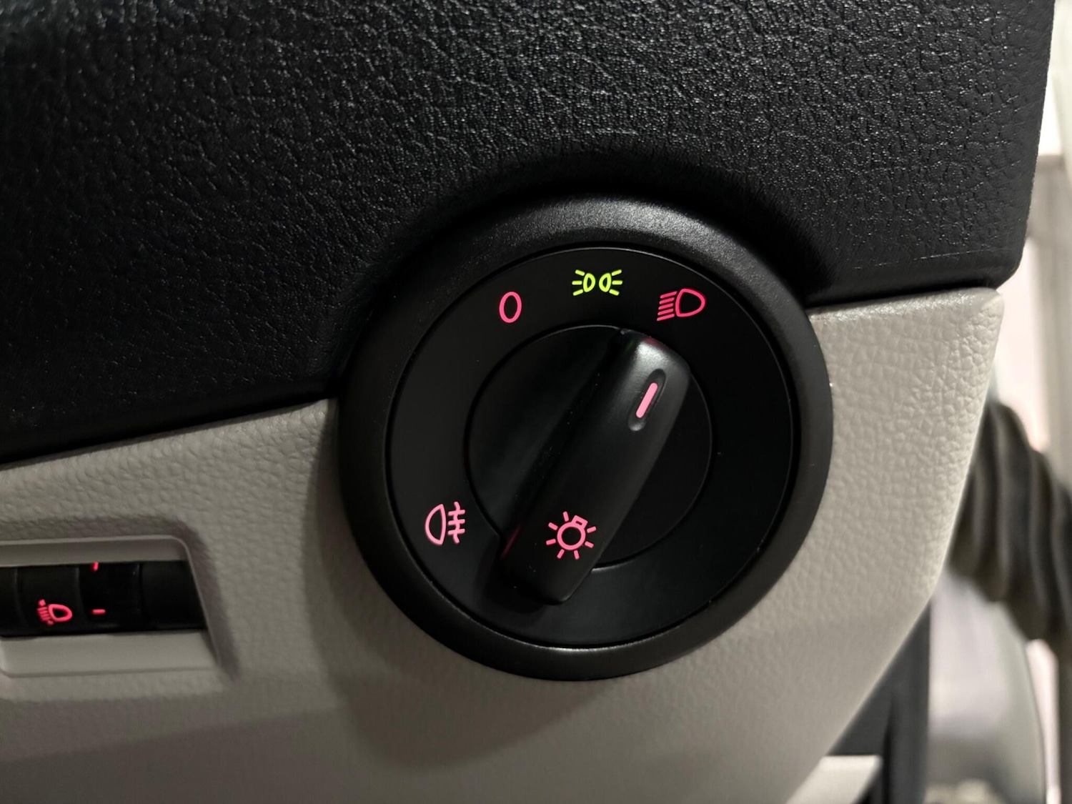 Used Volkswagen Transporter 2018 for sale - 78007348: Photo 40