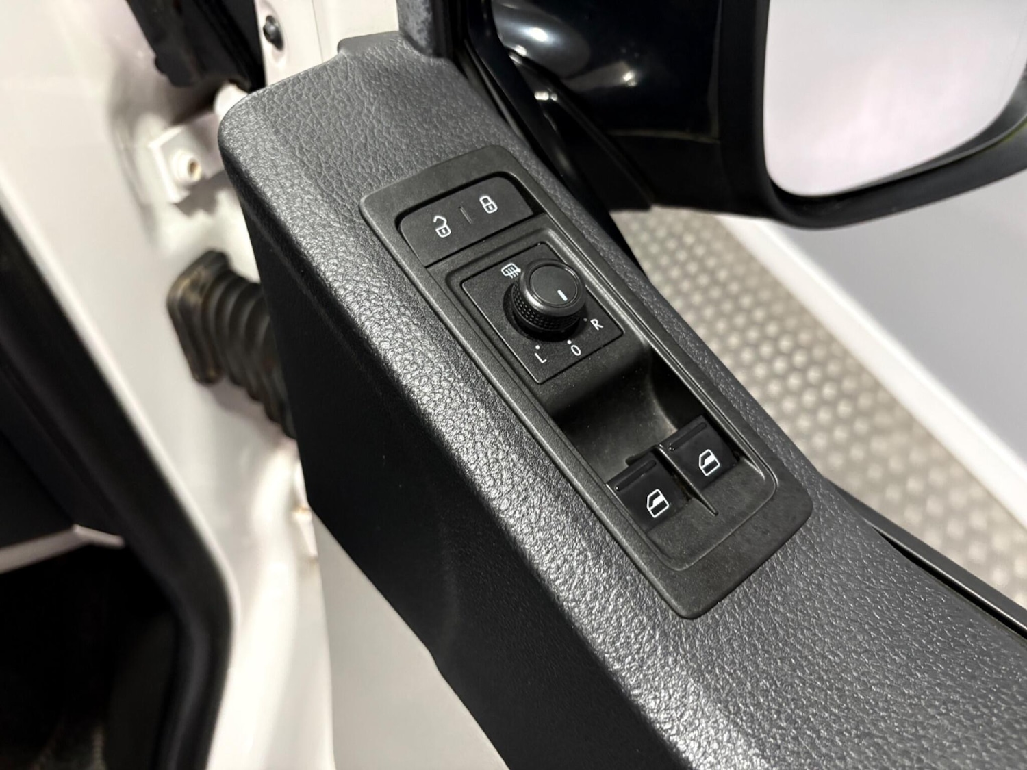 Used Volkswagen Transporter 2018 for sale - 78007348: Photo 41