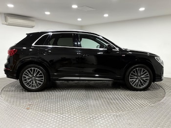Used Audi Q3 2019 for sale - 76307343: Photo 2
