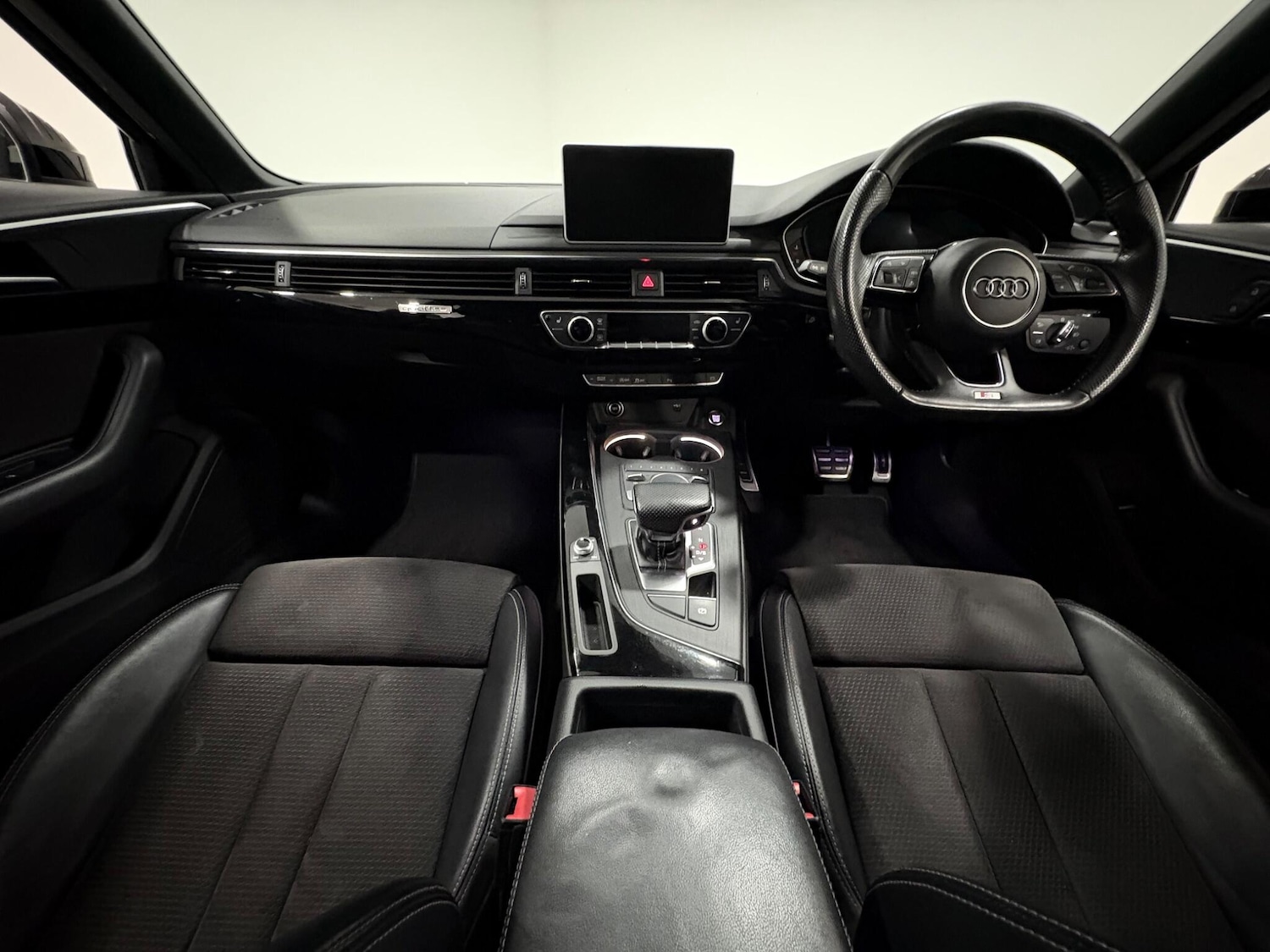 Used Audi A4 Avant 2018 for sale - 76440499: Photo 10