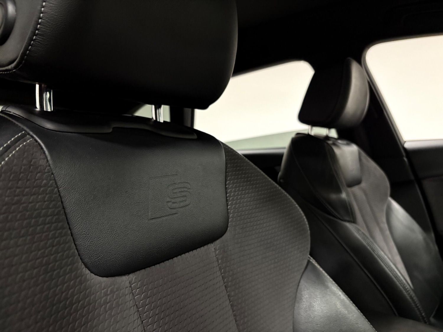 Used Audi A4 Avant 2018 for sale - 76440499: Photo 13