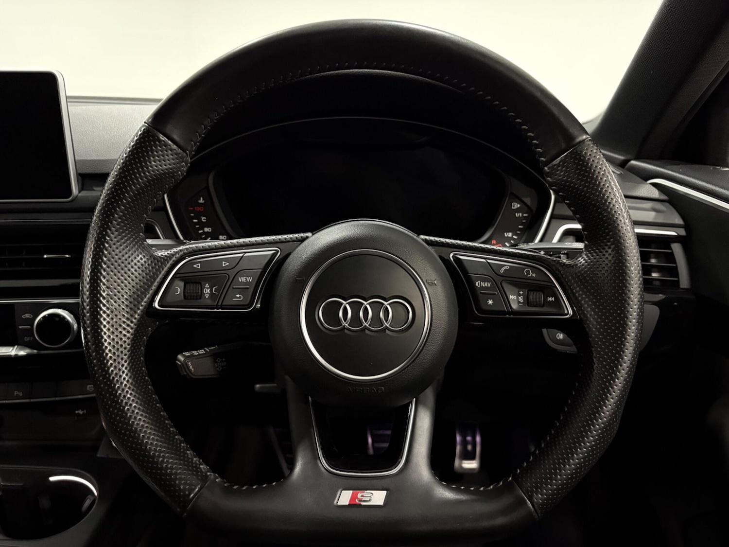 Used Audi A4 Avant 2018 for sale - 76440499: Photo 14