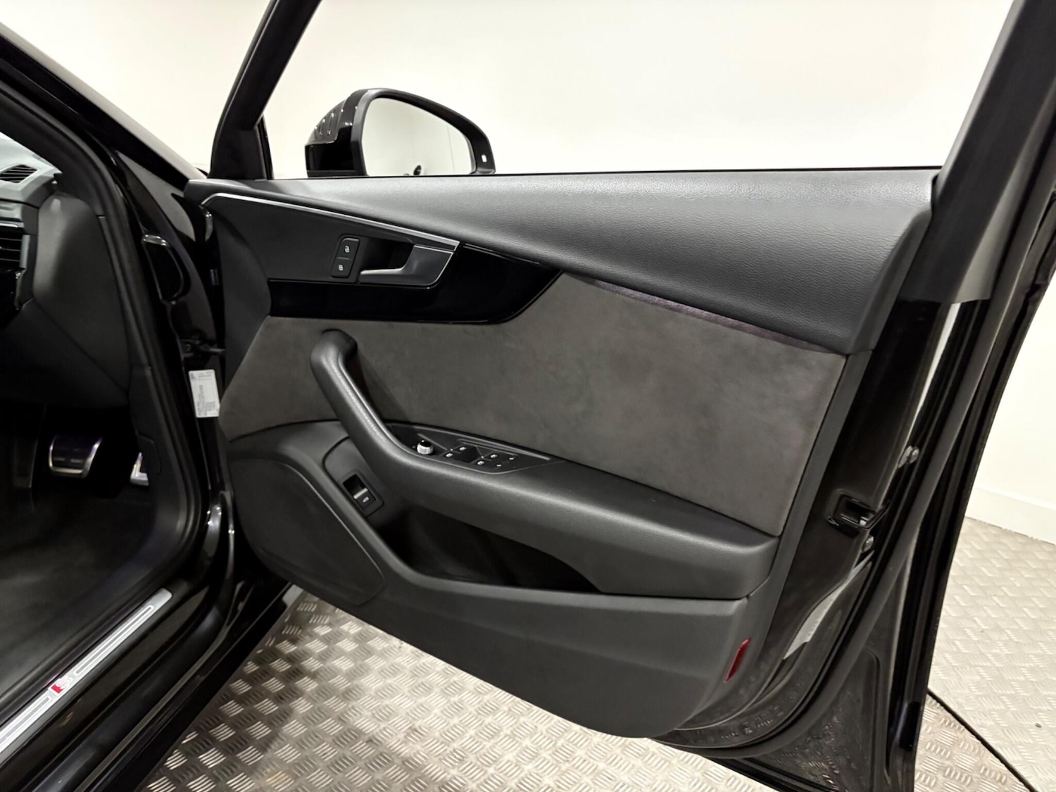 Used Audi A4 Avant 2018 for sale - 76440499: Photo 39