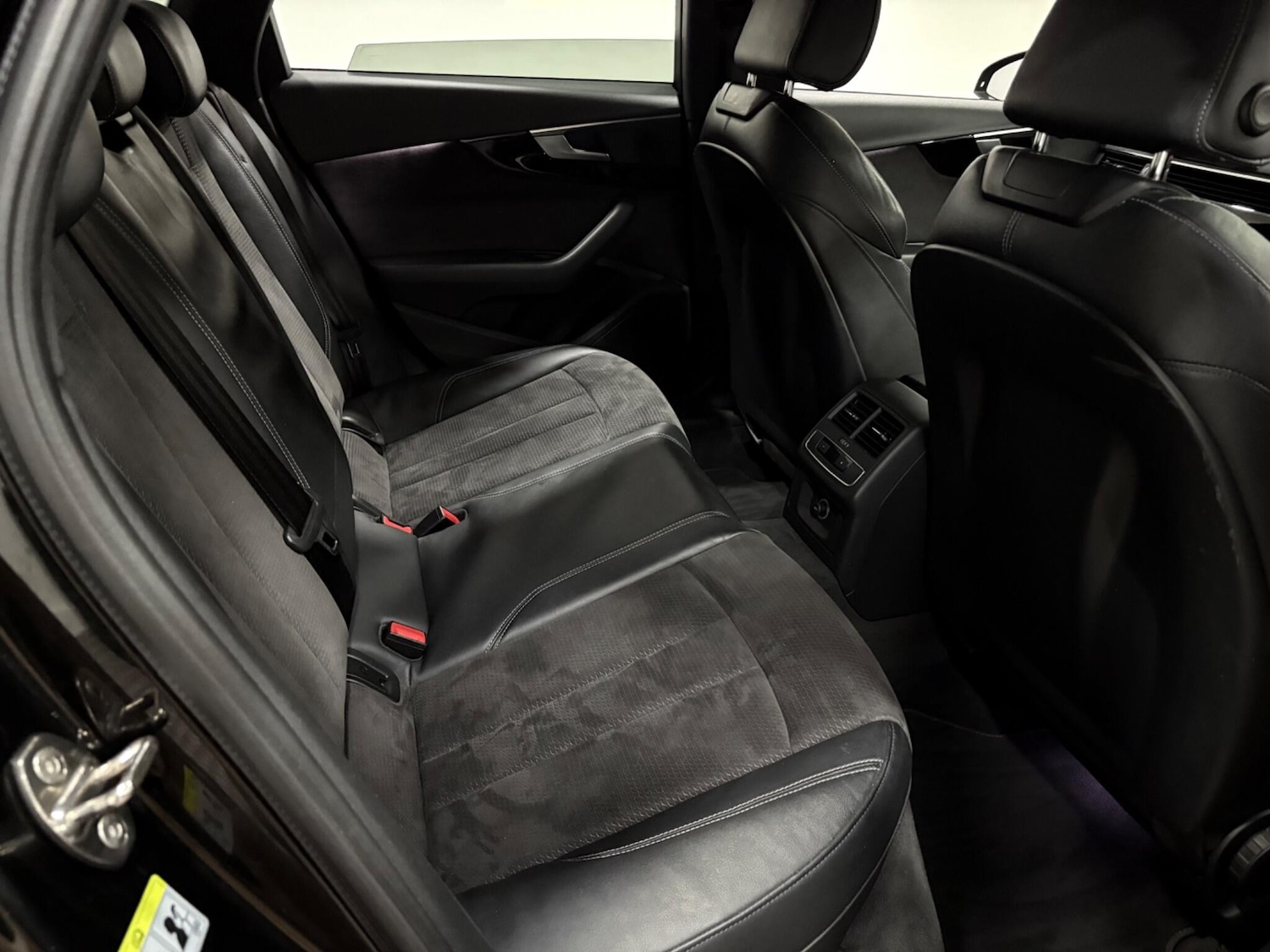 Used Audi A4 Avant 2018 for sale - 76440499: Photo 42