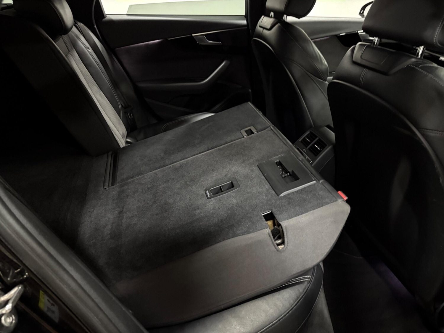 Used Audi A4 Avant 2018 for sale - 76440499: Photo 44