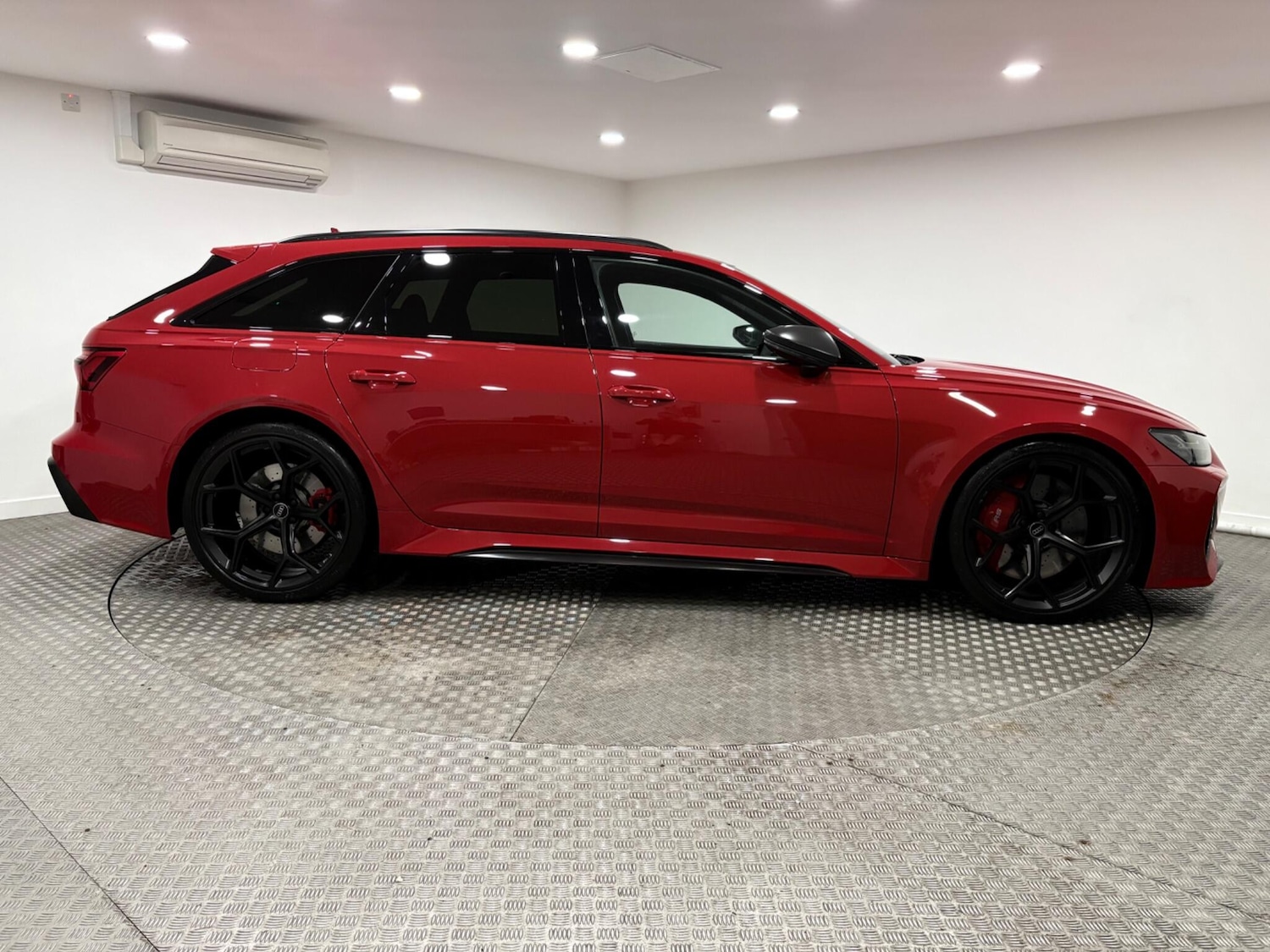 Used Audi RS6 Avant for sale - 77305570: Photo 2