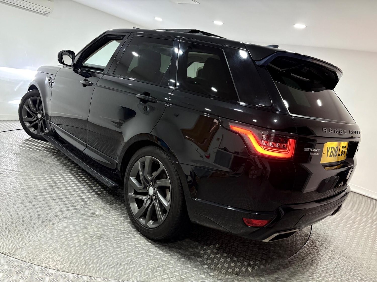 Used Land Rover Range Rover Sport 2018 for sale - 76620372: Photo 53