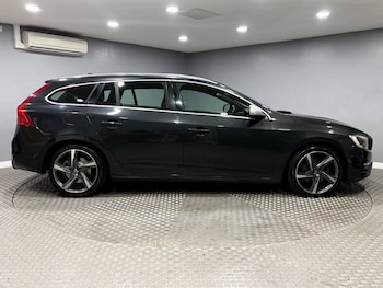 Used Volvo V60 2015 for sale - 79521462: Photo