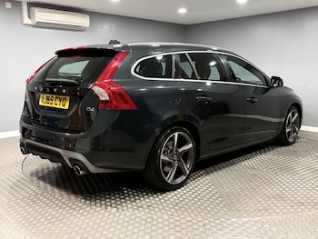 Used Volvo V60 2015 for sale - 79521462: Photo