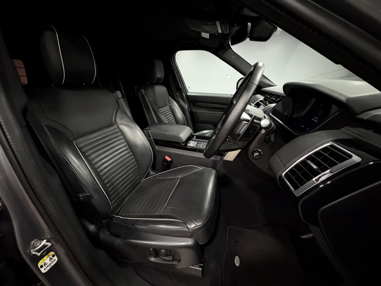 Used Land Rover Discovery 2019 for sale - 77994374: Photo 11