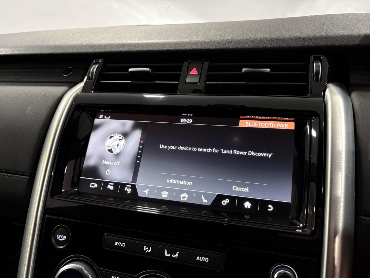 Used Land Rover Discovery 2019 for sale - 77994374: Photo 24